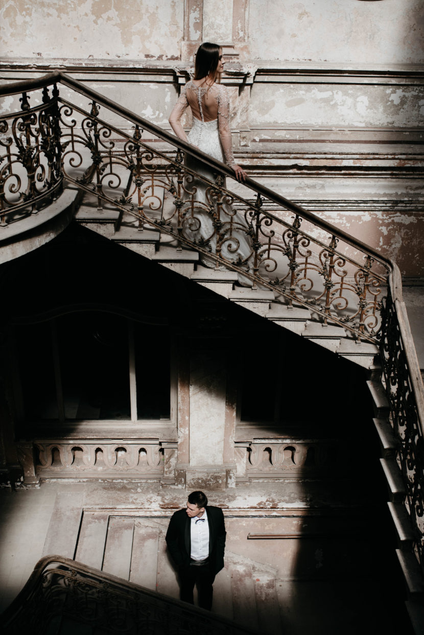 Sesja ślubna w opuszczonym Pałacu